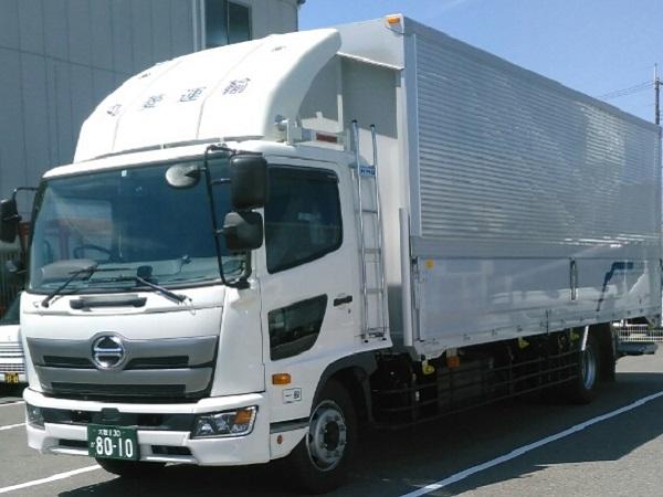 8tウィングゲート車(最大積載量：6,100kg)